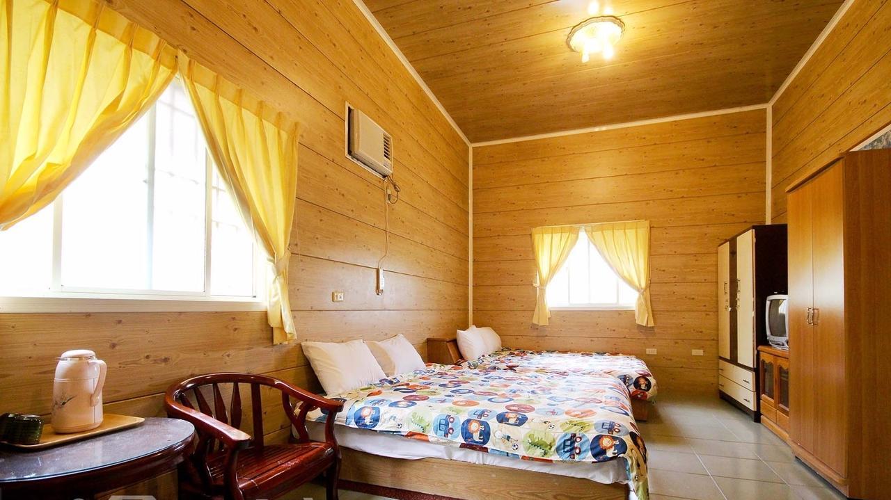 Sun Moon Lake Wild Flower Bed & Breakfast Yuchi Bagian luar foto