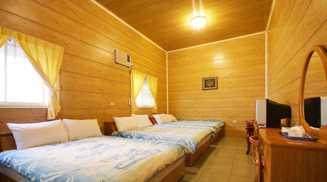 Sun Moon Lake Wild Flower Bed & Breakfast Yuchi Bagian luar foto